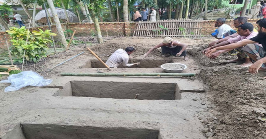 সেতু ভেঙে মাইক্রোবাস খালে : ৭ জনের দাফন সম্পন্ন